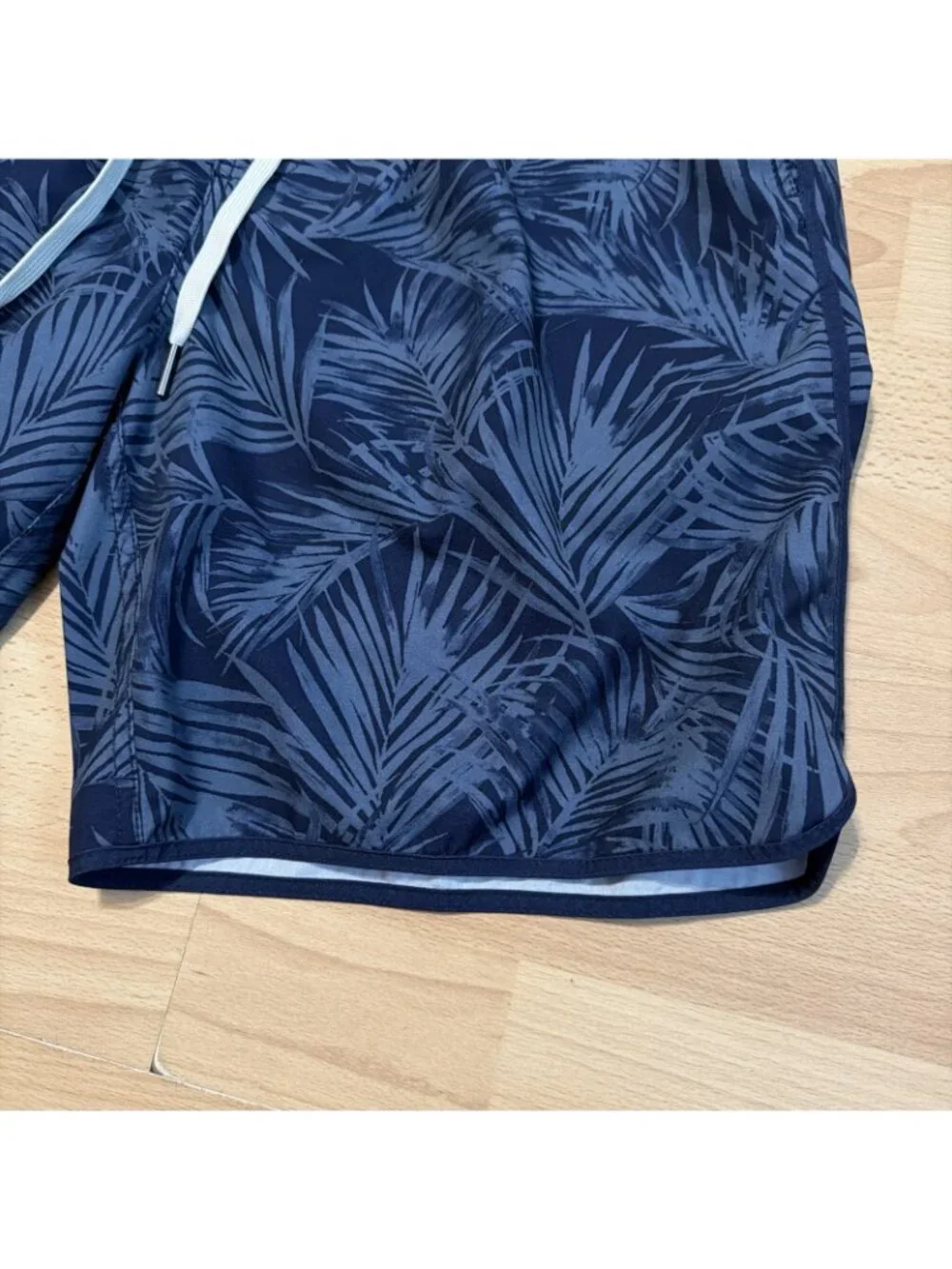 Fair Harbor mens blue floral print lined swim trunks shorts size Large